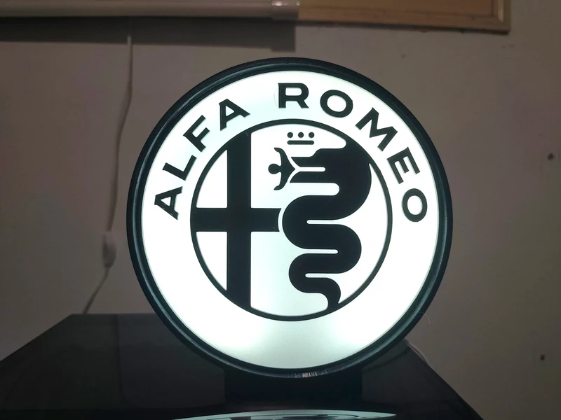 Alfa Romeo preto e branco V2 — imagem 6